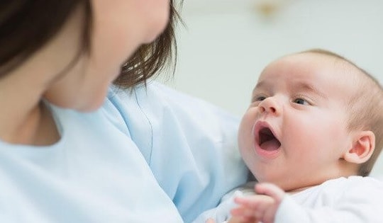 Hướng dẫn thủ tục hưởng chế độ thai sản với lao động nữ sinh con, lao động nữ mang thai hộ sinh con
