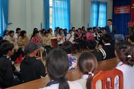 Bổ sung môn Tin học bắt buộc trong CT dự bị đại học: Thu hẹp khoảng cách số
