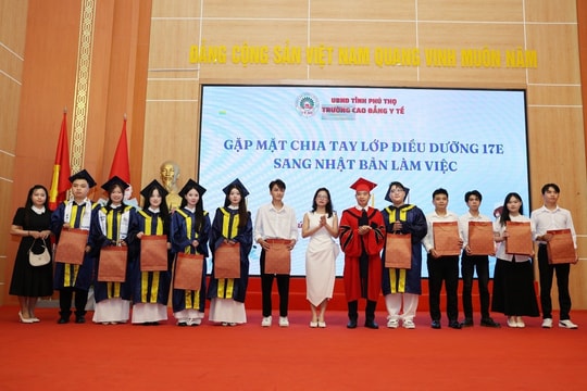 Lễ trao bằng tốt nghiệp cho sinh viên chính quy khóa 2022 - 2025