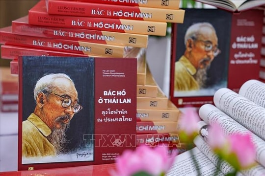 Sách song ngữ 'Bác Hồ ở Thái Lan' là cầu nối tình hữu nghị Việt -Thái