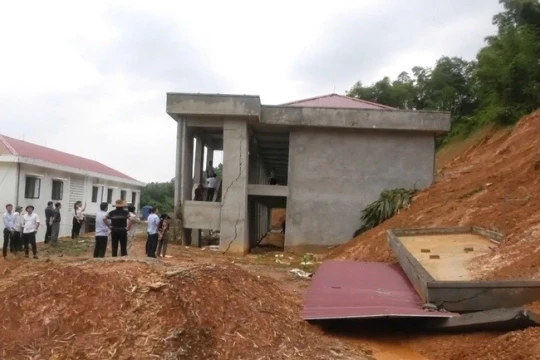 Thanh Hoá khắc phục hậu quả thiên tai, đảm bảo cho học sinh kịp năm học mới