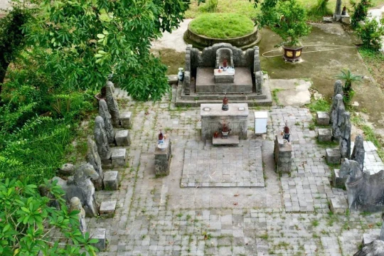Bí ẩn khu lăng mộ gần 300 năm tuổi của vị hoạn quan từng được thờ sống