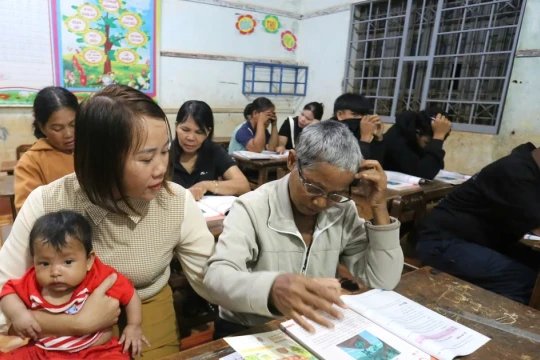 Học chữ ở tuổi xế chiều