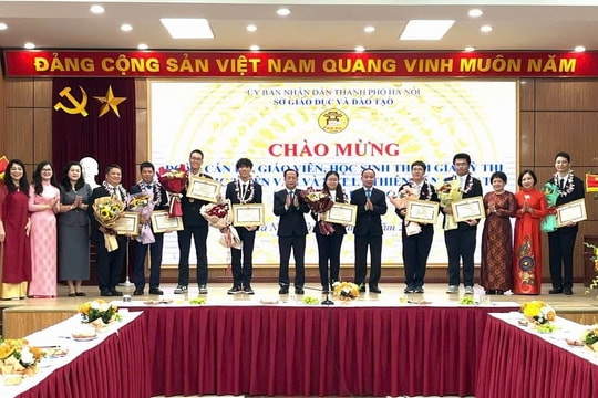 Học sinh Hà Nội giành Huy chương vàng Olympic thiên văn và vật lý thiên văn quốc tế