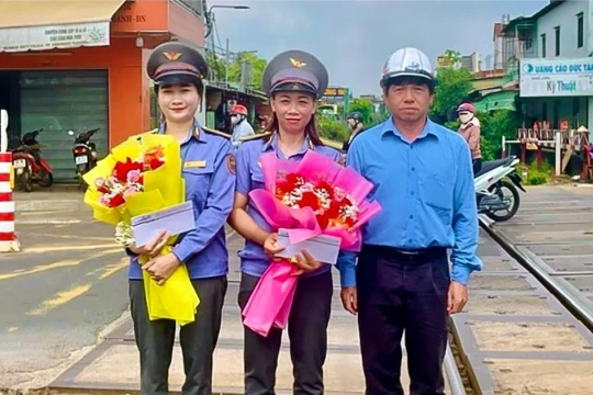 Khen thưởng hai nữ nhân viên đường sắt dũng cảm cứu người tại Đồng Nai