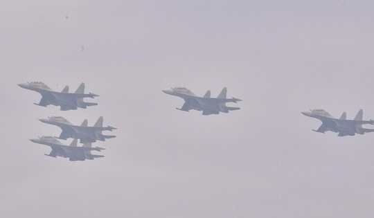"Hổ mang chúa" Su30-MK2 bay qua Quảng trường Ba Đình