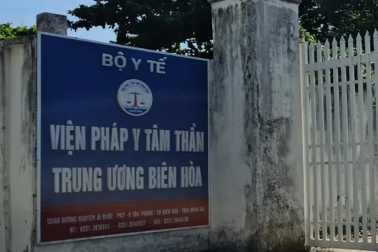 Cựu trưởng phòng thanh tra tỉnh được hưởng tình tiết giảm nhẹ nhờ ‘lá bùa’ vợ mua