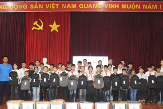 Tiếp sức học sinh Thượng Giáo trước thềm năm học mới