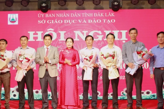 Đắk Lắk: Tri ân đóng góp của nguyên lãnh đạo các phòng Giáo dục và Đào tạo