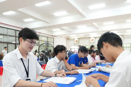 Trường đại học bước vào tuần 'cao điểm' đón tân sinh viên