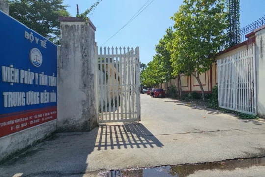 Bí ẩn người hối lộ 250 triệu cho bác sĩ Viện Pháp y để ‘giúp đỡ’ nữ đối tượng ma tuý, cho vay lãi nặng