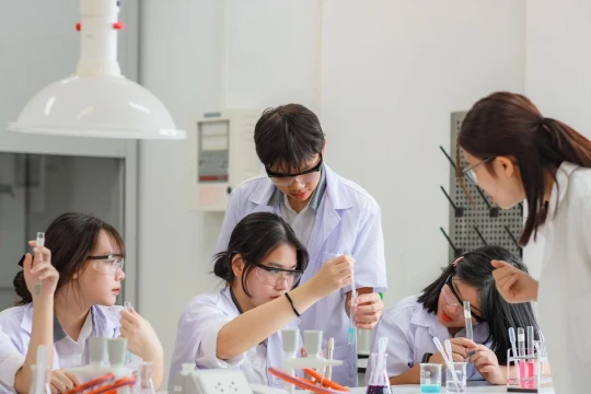 Giáo dục chuyển từ đổi mới căn bản, toàn diện sang phát triển đột phá