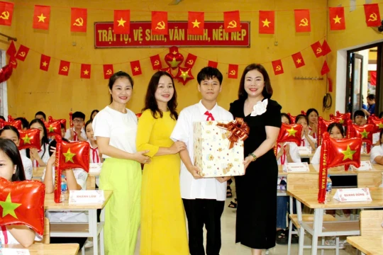 Lồng ghép bài học ý nghĩa và sáng tạo nhân ngày tựu trường