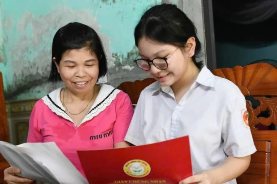 Nữ sinh vượt khó ước mơ trở thành giáo viên giỏi trong tương lai