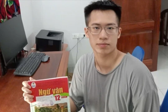 Thủ khoa chia sẻ trải nghiệm học tập với SGK Cánh Diều: Dễ hiểu, dễ nhớ