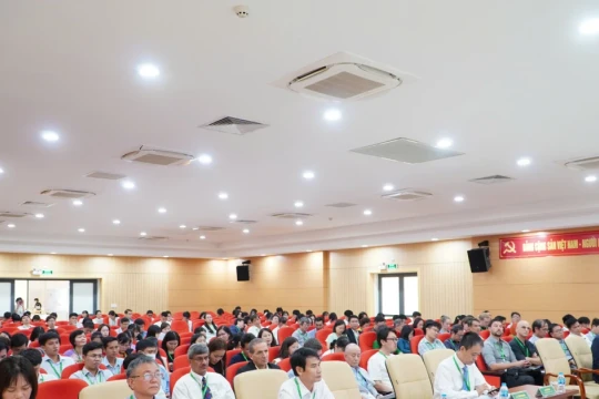 Ứng dụng bảo vệ sinh học trong nông nghiệp thích ứng với khí hậu