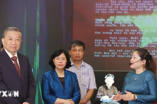 Tổng Bí thư Tô Lâm dâng hương tại Di tích số 48 Hàng Ngang