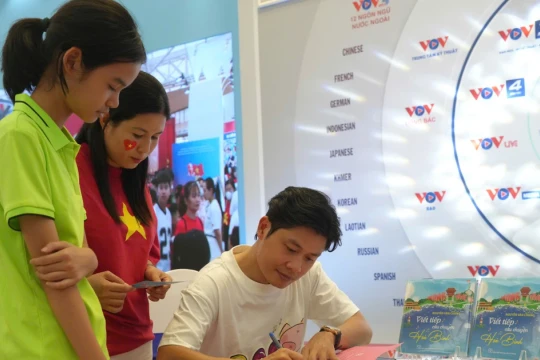 Nhạc sĩ Nguyễn Văn Chung ‘Viết tiếp câu chuyện hòa bình’