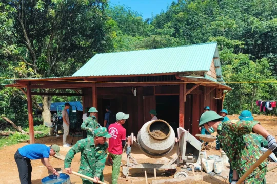 Thắp sáng niềm tin nơi biên cương