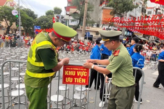 Công an Hà Nội đề nghị người dân không dựng lều giữ chỗ xem diễu binh
