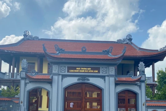 Giữ hồn làng nghề chạm bạc Đồng Xâm