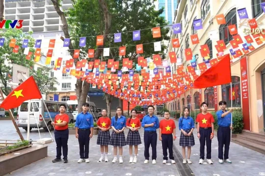Ấn tượng MV 'Tuổi trẻ thế hệ Bác Hồ' bằng 9 ngôn ngữ chào Quốc khánh