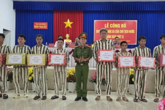 167 phạm nhân Trại giam Kênh 7 hân hoan nhận Quyết định đặc xá