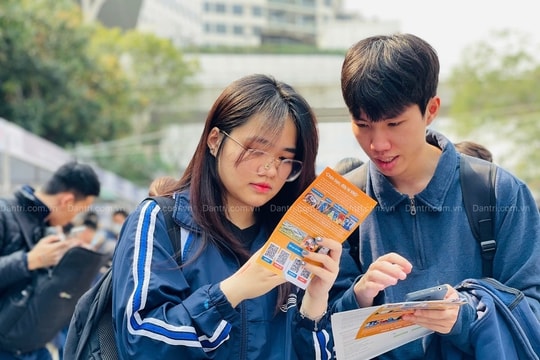 Bộ Chính trị khuyến khích trường học Việt Nam mở phân hiệu ở nước ngoài