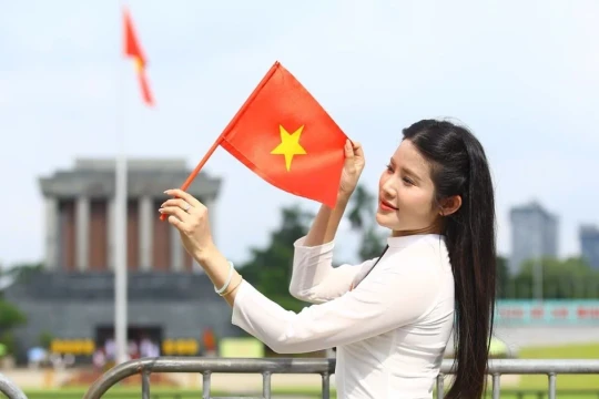 Tổ quốc trong tôi từ mùa Thu ấy!