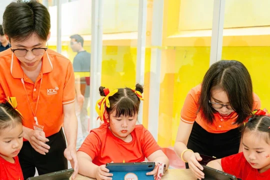 Khánh thành phòng học Kỹ năng Công dân số trong trường tiểu học