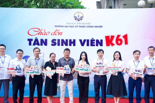 Trường ĐH Kỹ thuật Công nghiệp triển khai đồng bộ đón tiếp tân sinh viên