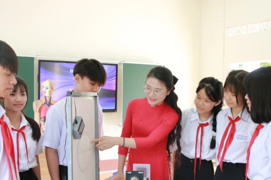 Niềm vui trước ngày khai giảng của thầy trò miền núi Đắk Lắk