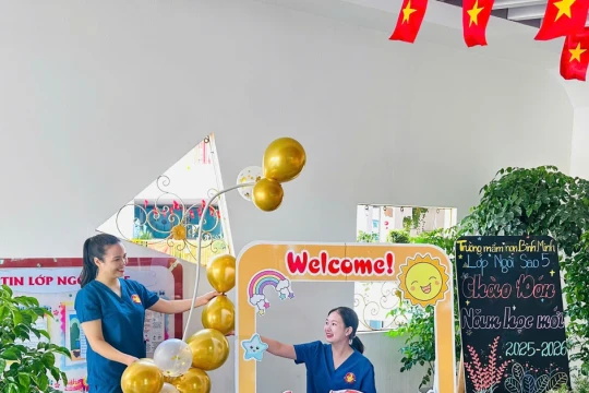 Không khí nhộn nhịp chờ đón khai giảng năm học mới ở trường học Thủ đô