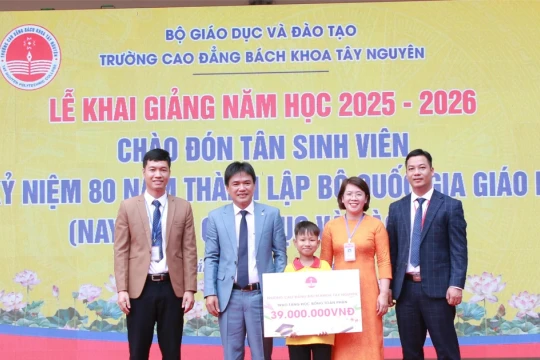 ‘Dũng sĩ tí hon’ trở thành sinh viên Trường Cao đẳng Bách khoa Tây Nguyên