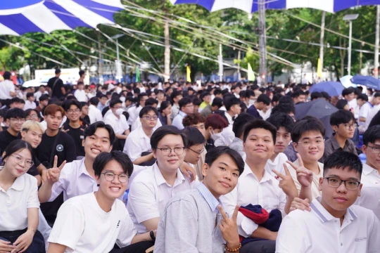 Trường Đại học Bách khoa TPHCM chào đón gần 6.000 tân sinh viên