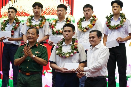 Nhiều thí sinh 29, 30 điểm ở TPHCM đỗ các trường quân sự