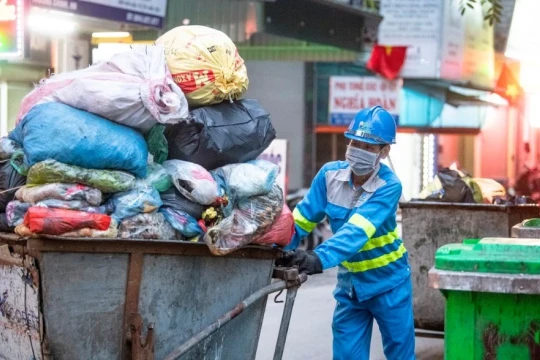 Hà Nội dự kiến tăng giá thu gom rác: Giải pháp cho áp lực chất thải