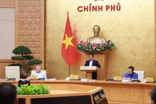 Thủ tướng: Thúc đẩy tăng trưởng cao nhưng bền vững, bảo đảm an sinh xã hội