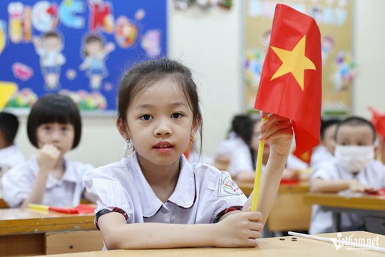 Năm học đầu tiên với niềm vui đặc biệt miễn học phí