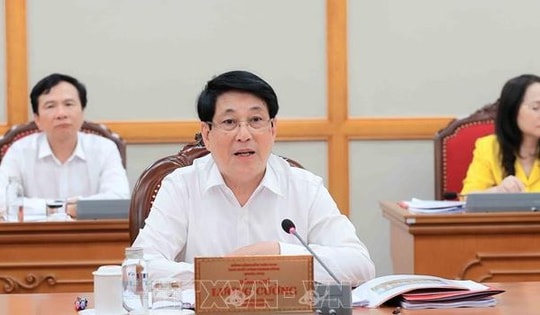 Bộ Chính trị cho ý kiến về chuẩn bị Đại hội Đảng bộ tỉnh Cà Mau và Hưng Yên