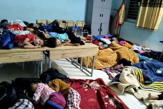 Nỗ lực ổn định nơi ăn ở và học tập cho 301 học sinh Tuyên Quang sau lũ