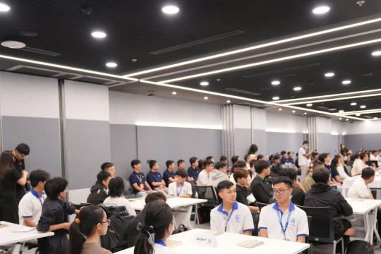 Sinh viên lập trình game thật, phát hành thật ngay trong lớp học