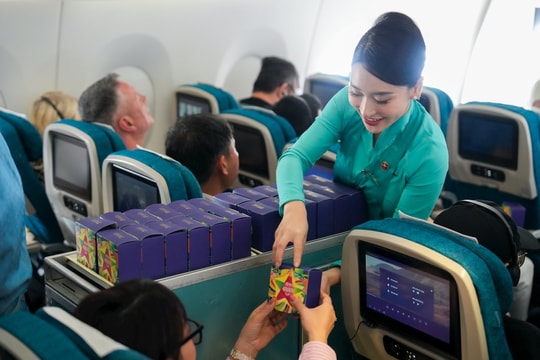 Vietnam Airlines mang hương vị Trung thu lên các chuyến bay