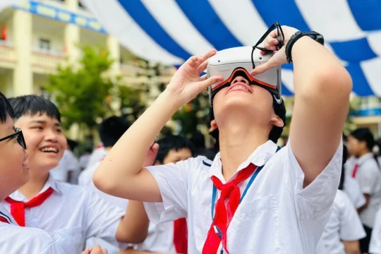 Học sinh hào hứng với Ngày hội STEM–AI–Robotics