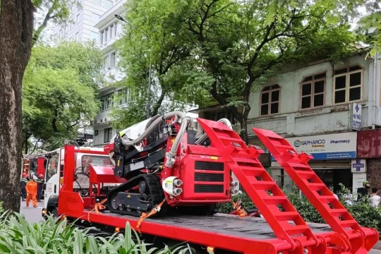 Cháy căn hộ chung cư ở TPHCM, hàng chục cảnh sát cùng robot hiện đại đến dập lửa