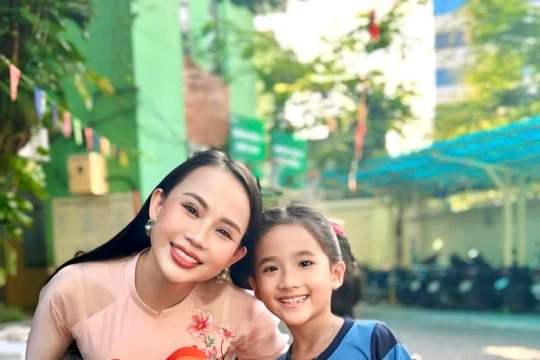 Nữ giảng viên 'Idol' và 100 ly trà sữa tâm tình cùng Gen Z