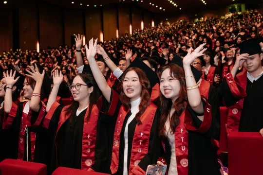 Hiệu trưởng Trường ĐH Ngoại thương khuyên tân cử nhân biết và hiểu được ước mơ