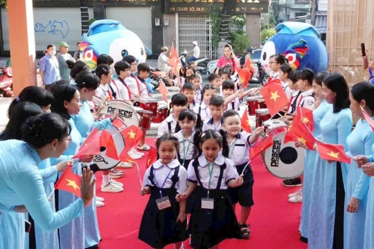 TPHCM: Các khoản thu chương trình nhà trường không được tăng quá 15%