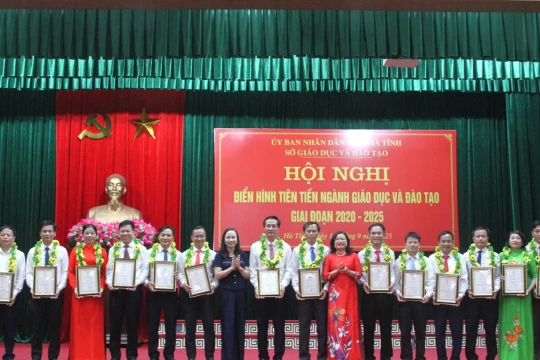 Ngành Giáo dục Hà Tĩnh vinh danh 155 điển hình tiên tiến