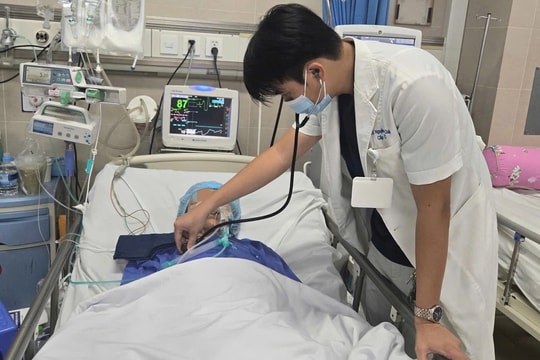 Uống nhầm thuốc cai nghiện, cụ bà nguy kịch không thể tự thở